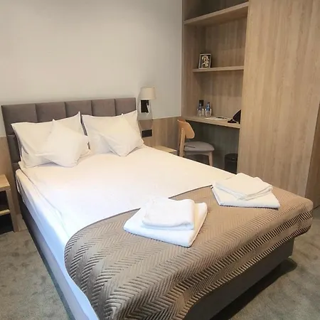 住宿加早餐酒店 Dom Nazaret Piekary Śląskie